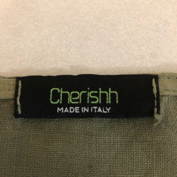 Linen top. Sage green with embroidery and coconut shell buttons. Women’s Small - Picture 3 of 4